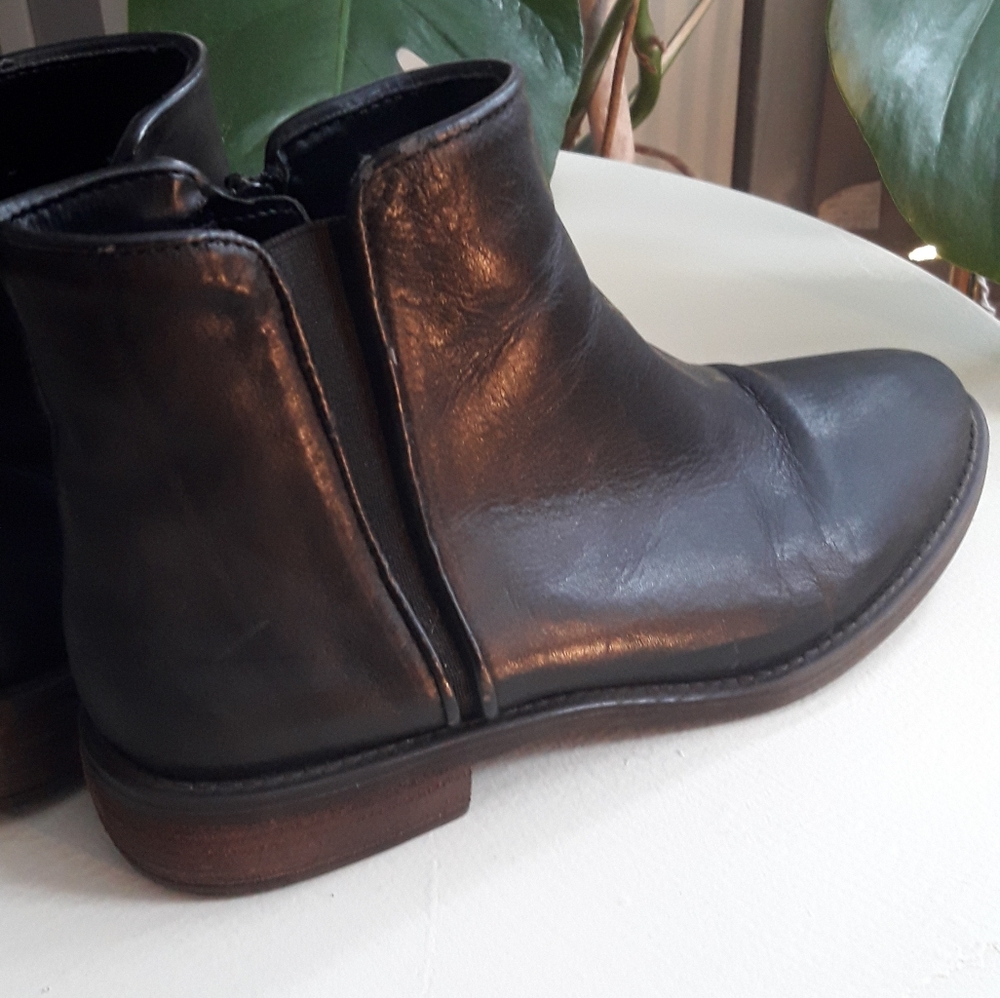 SOLD Black Leather Zara Boots Made in Spain - Picture 3 of 9